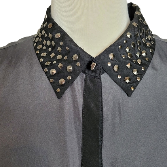 ROCK & REPUBLIC Top Blouse Sleeveless Stud Button - Picture 6 of 8